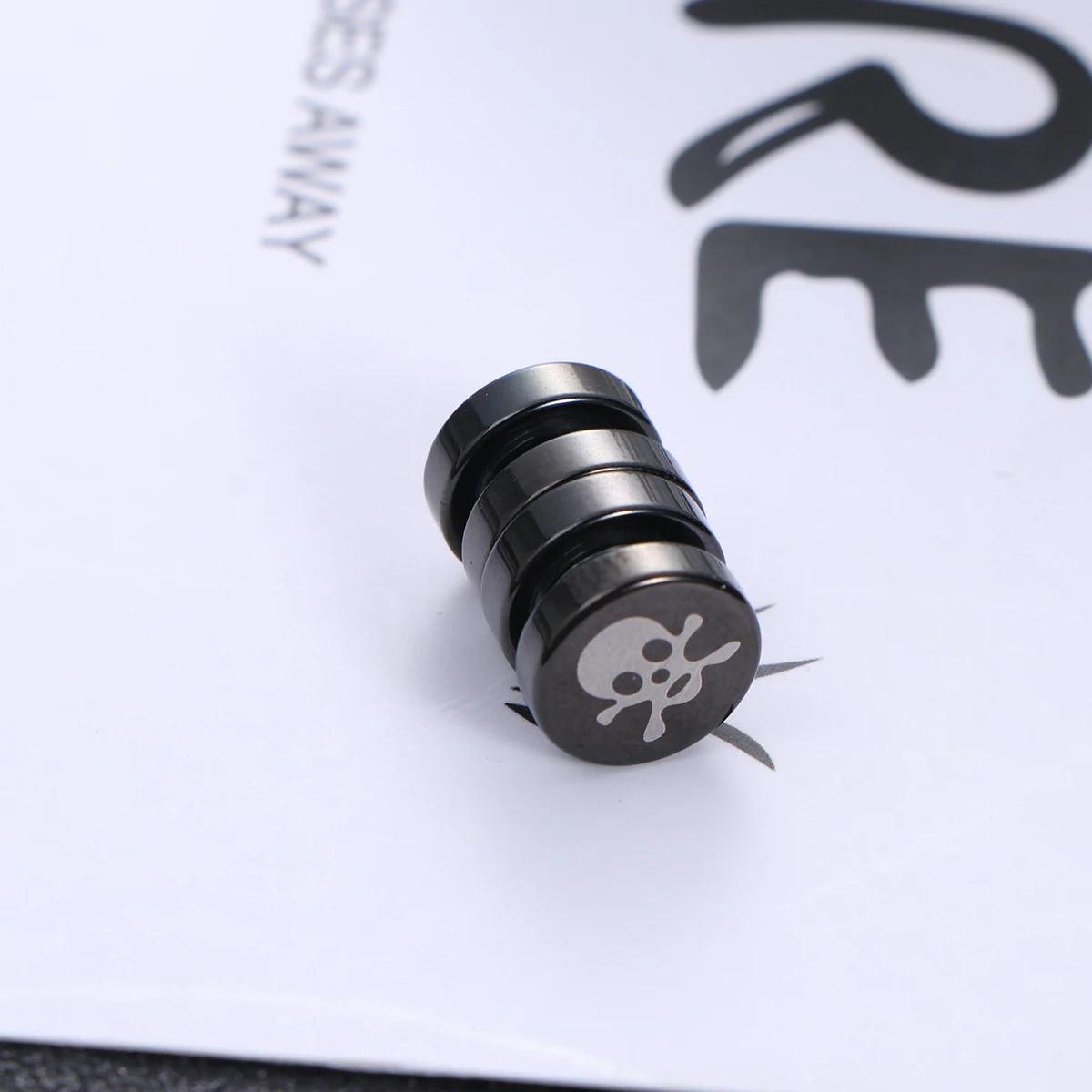 2 Pcs Magnet Stud Earrings Titanium Steel Stickers Magnetic Black Skull