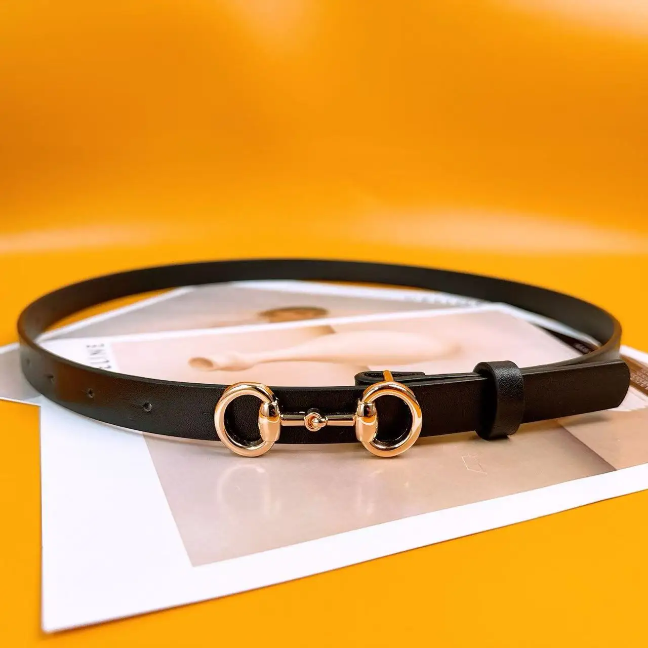 Cinturón de cuero de vaca genuino para mujer, nuevo cinturón decorativo versátil para traje, cinturones vaqueros negros de moda para mujer