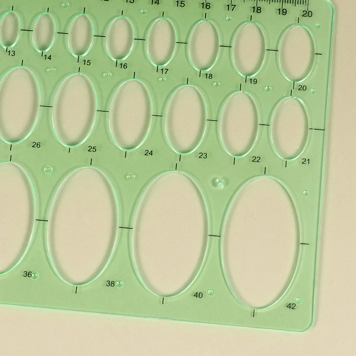 

2 шт. Прозрачные пластиковые геометрические линейки-трафареты: Удобные измерительные инструменты для школы, офиса, художественного дизайна, черчения кругов и эллипсов