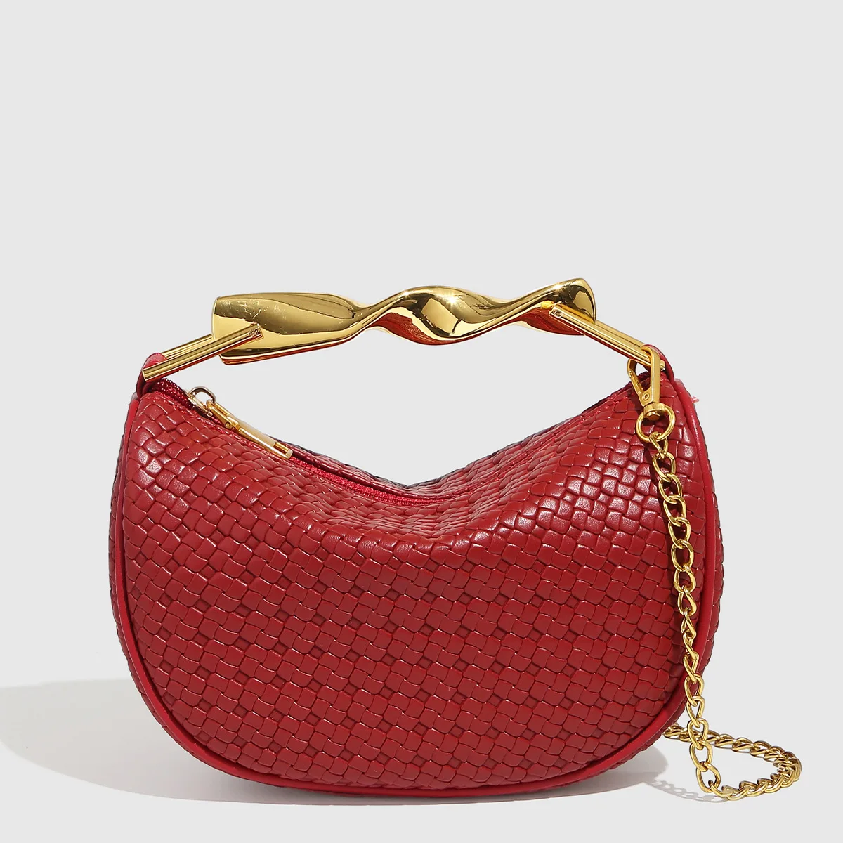 

New Straw Woven Dumpling Bag Inspired Design with Metal Chain, Convertible Shoulder & Crossbody Bags for Women