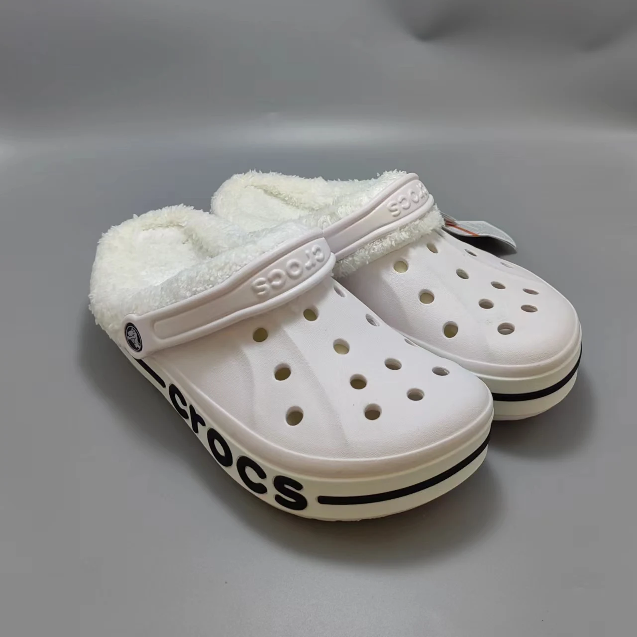 Crocs Classic Removable Fleece-Lined Warm Soft Furry Clogs Perfect for Winter Closed-Toe Slip-Ons Outdoor Breathable Beach Shoes