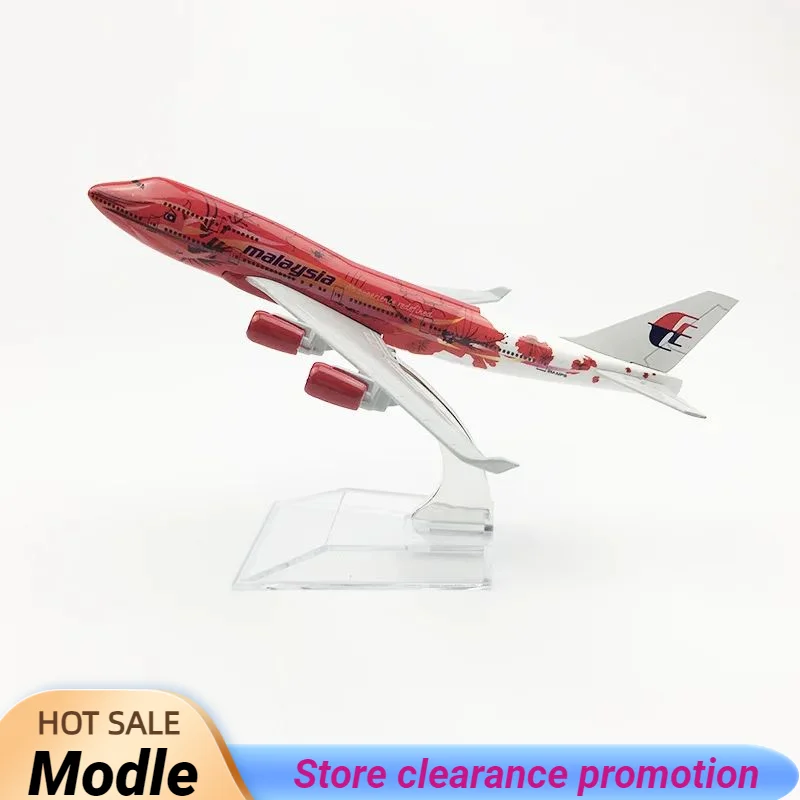 

16CM Alloy aircraft model Malay big red flower Boeing747 Model Aircraft Diecast Aviation Landing Gear Ornament toy Boy Gift