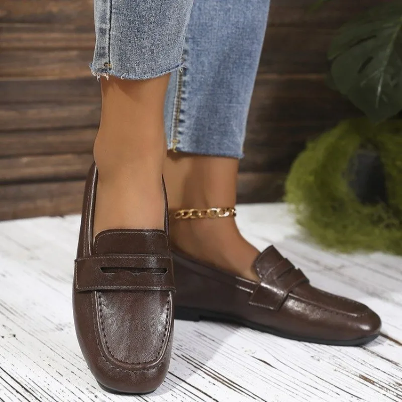 Soft Leather Flat Bottom Loafers Women's Shoes Versatile British Style Slip-On Commuter Leather Shoes Spring Loafer Shoes Ladies