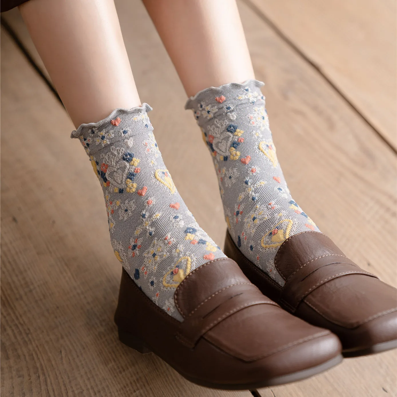 Harajuku Retro Women Socks Japanese Style Kawaii Cute Ruffle Socks Women Ethnic Style Embroidery Vintage Fashion Long Socks Sox