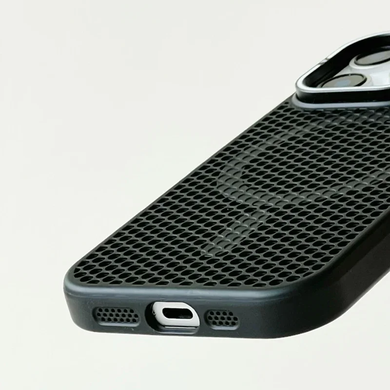 Funda con rejilla de panal para disipación de calor, compatible con MagSafe para iPhone 16 17 Pro Max 15 14 13 12 11, soporte de lente de aleación, carga inalámbrica 5