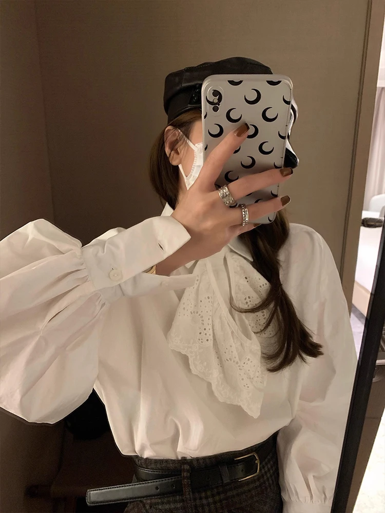 

Белая кружевная базовая блузка для женщин: новинка осенне-зимнего сезона, ранняя весна, с рукавами-фонариками, для ношения под одеждой, в повседневном стиле, свободного кроя, на пуговицах