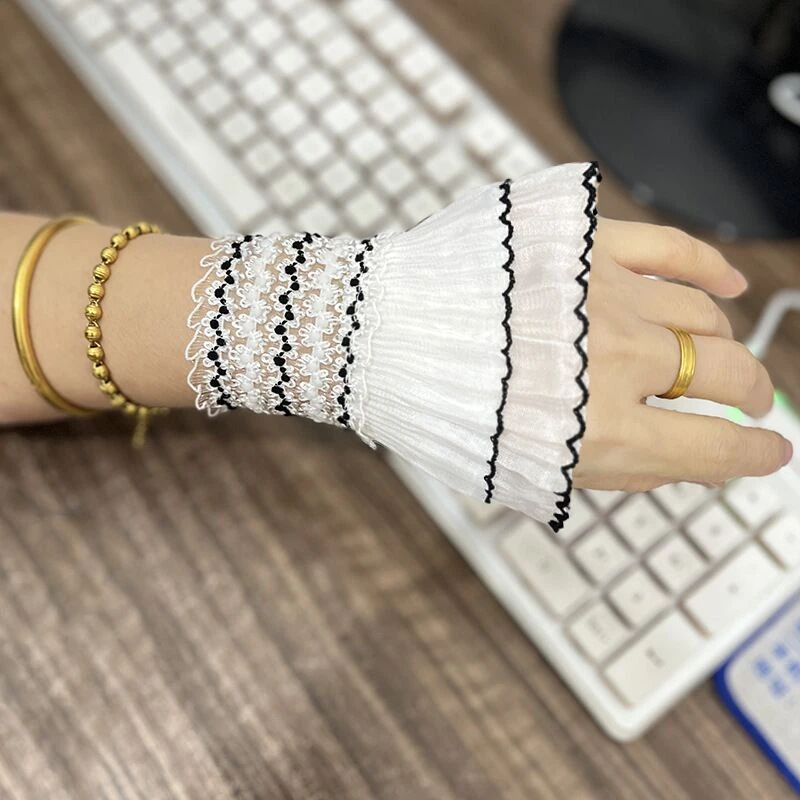 

Nail Polish Color Display Double-layer Lace Fake Flare Sleeves Decorative Detachable Wrist Cuffs Manicure Training Shoot Tool