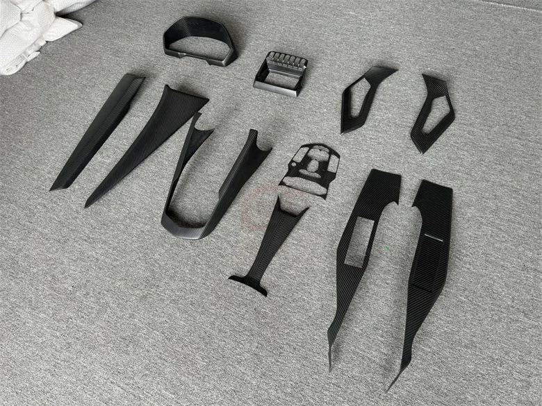 OEM Style Dry Carbon Fiber Interior Center Console Panel Instrument Panel Door Handle Interior Parts for  LP700 LP720