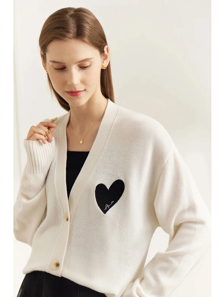 AMII Minimalist 2024 Winter Love Sweater for Women New Simple Casual Knitted Tops V-neck Wool Embroidery Loose Cardigan 12344302