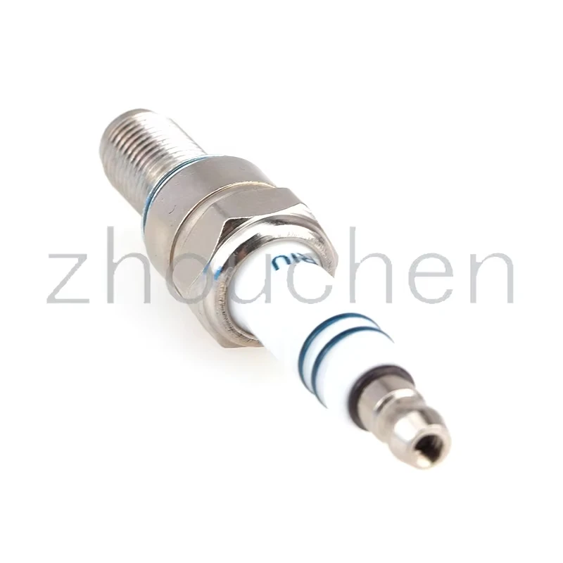 1PCS Motorcycle Parts Spark Plugs High Performance B7RIU Iridium for YZ250F YZ450F DRZ400 SV650 CR7EIX Replace Accessories