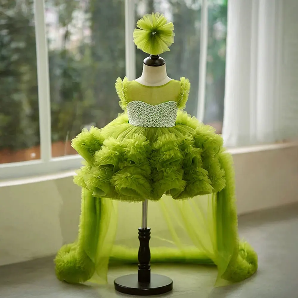 2024 Abito da ragazza di fiore verde per matrimonio Tulle a strati gonfio con perle Abiti da prima comunione per bambini Festa di compleanno per