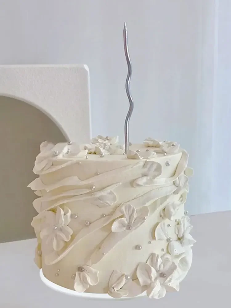 

New Simulated Birthday Cake 8/6 Inch Pearl Minimalist Crown Shop Window Sample Chocolate Cake for Baby Shower Wedding Decor
