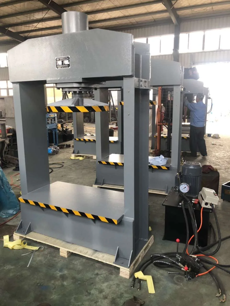 Qingdao zhongji furun hydraulic forklift solid tyre changer machine 150 ton hydraulic press