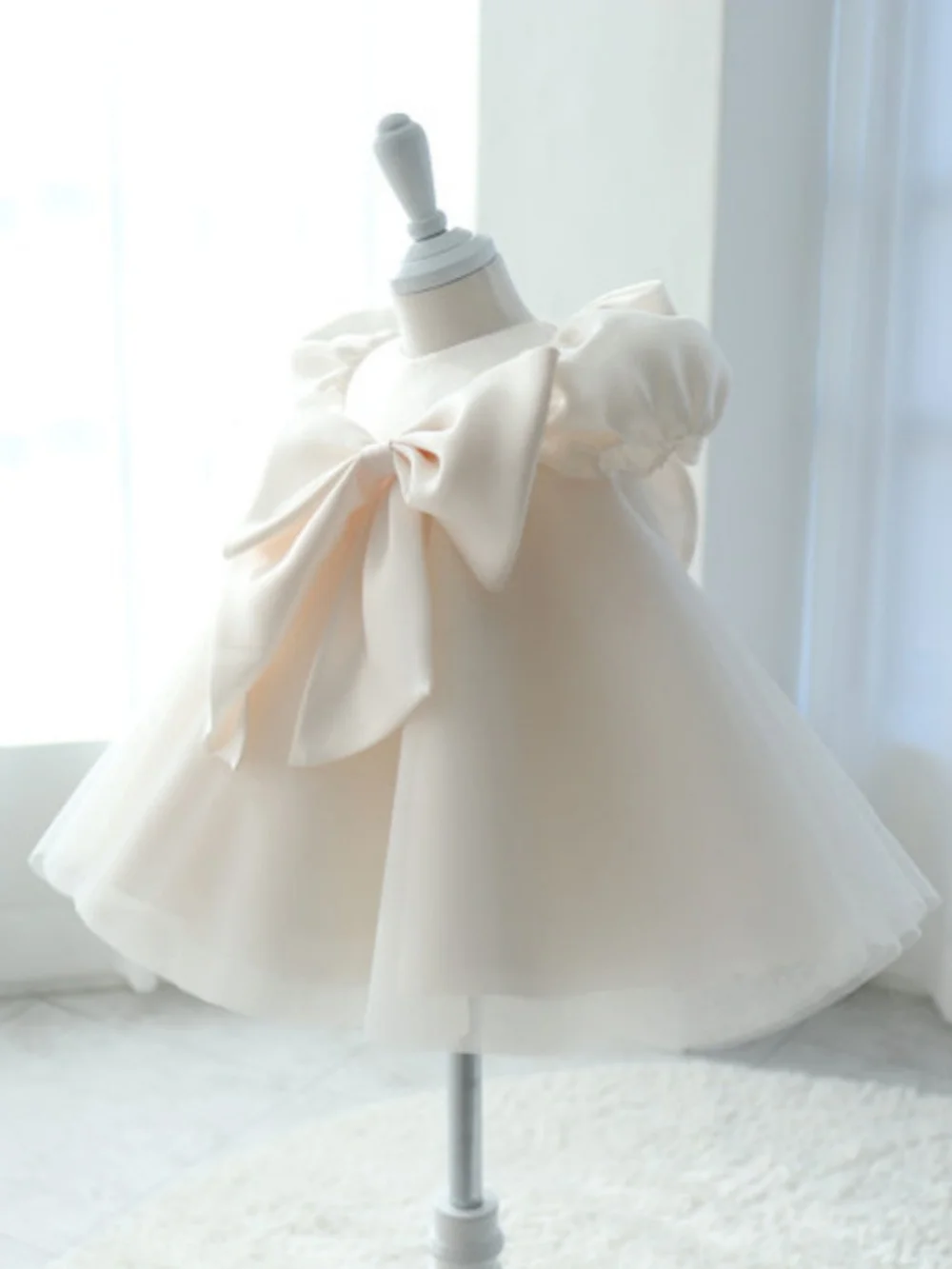 Girls Cream White Princess Dress Big Satin Bow Puff Sleeve Tulle Tutu Gown Elegant Flower Girl Dress for Kids Birthday Party