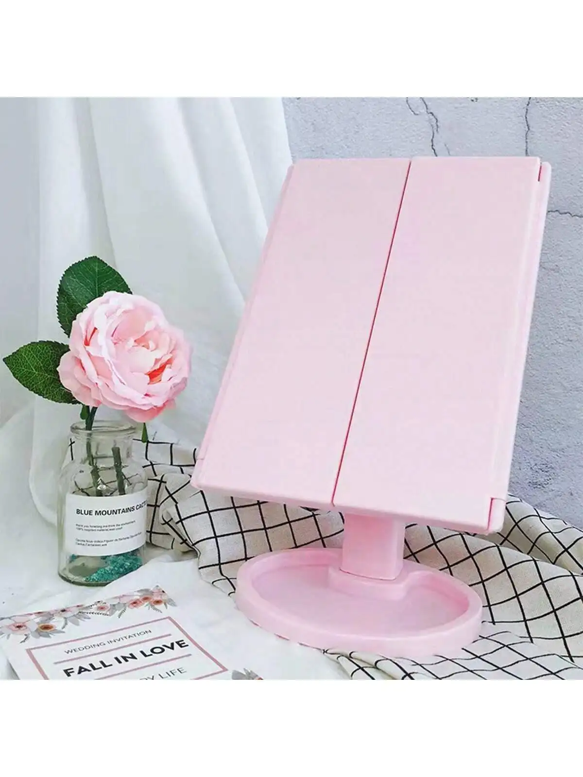 1 espejo de maquillaje plegable con tres aumentos de 2x 3x con 22 LED, adecuado para viajes, portátil, espejo de maquillaje USB plegable