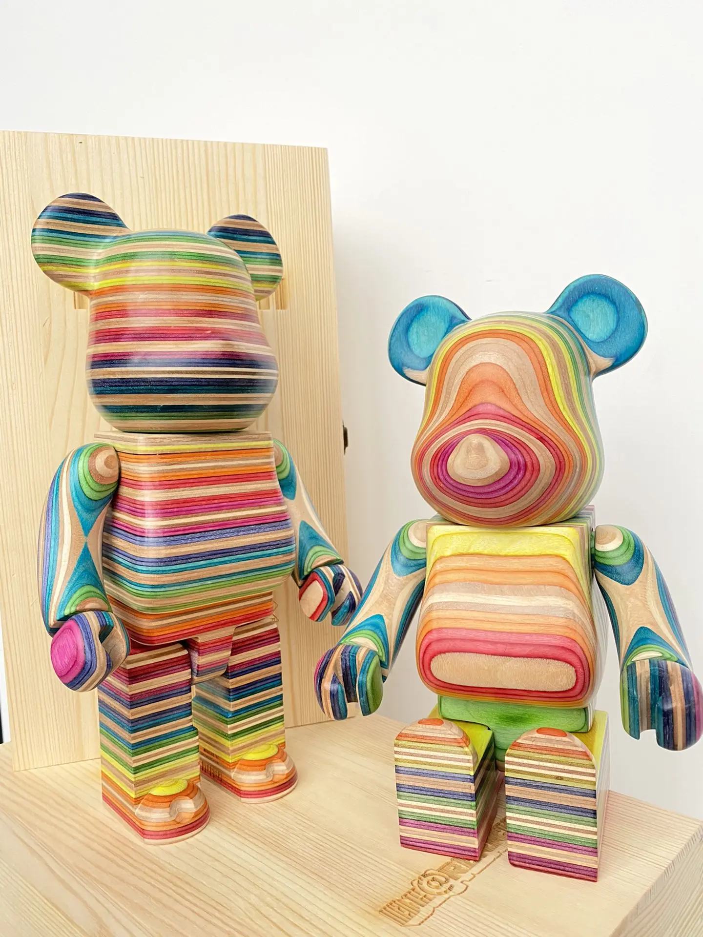 Bearbrick x Haroshi 400% rainbow wood bear vertical grain horizontal grain wooden box packaging Each grain is unique