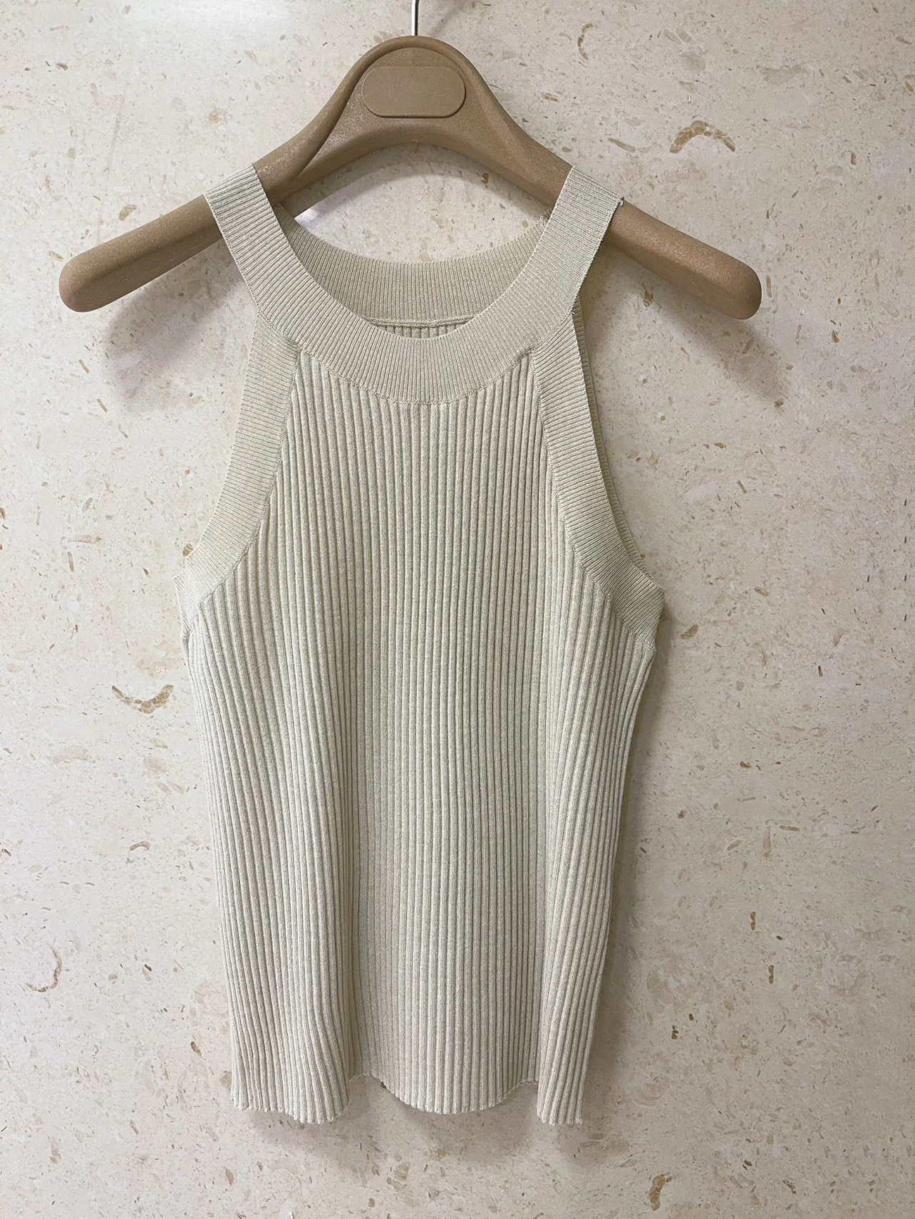 

Bc* Elegant Temperament Cashmere Mulberry Silk Imported Gold and Silver Thread Sleeveless Knitted Halter Neck Vest for Women