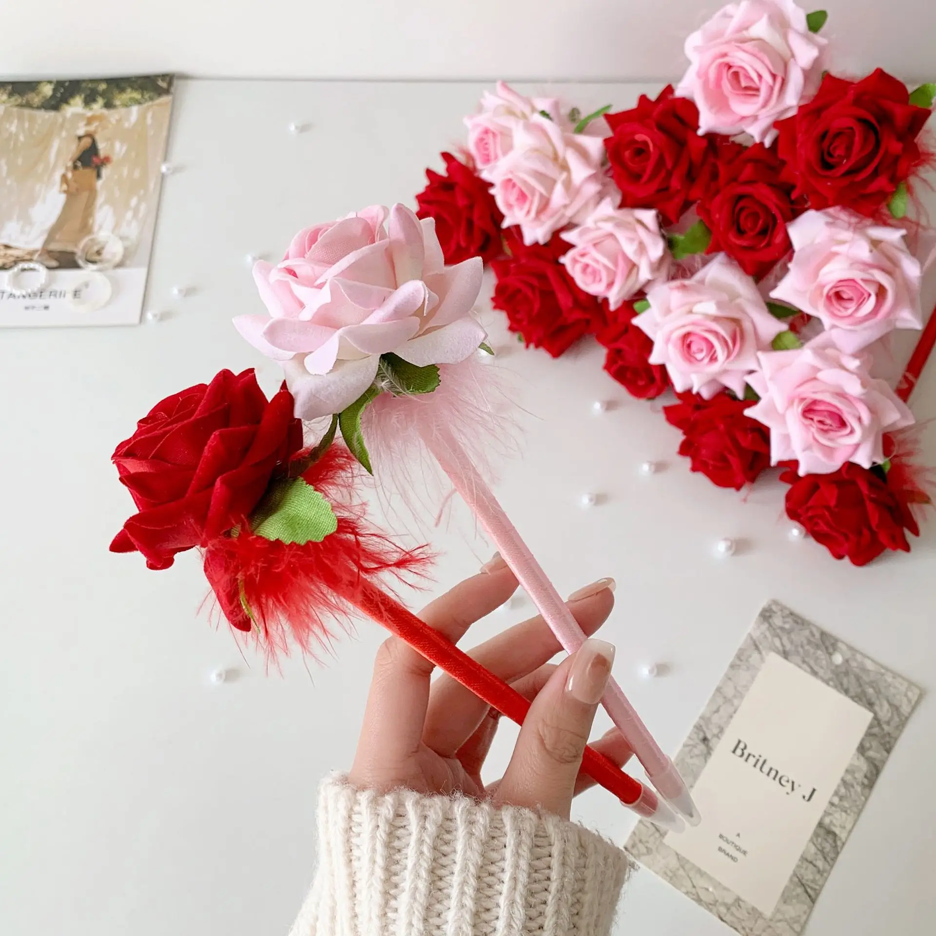 2/4pcs Creative Romantic Simulation Rose Ball Pen Student Stationery 1.0mm Quick Drying Writing Pen Teacher Day Bouquet Gift Pen