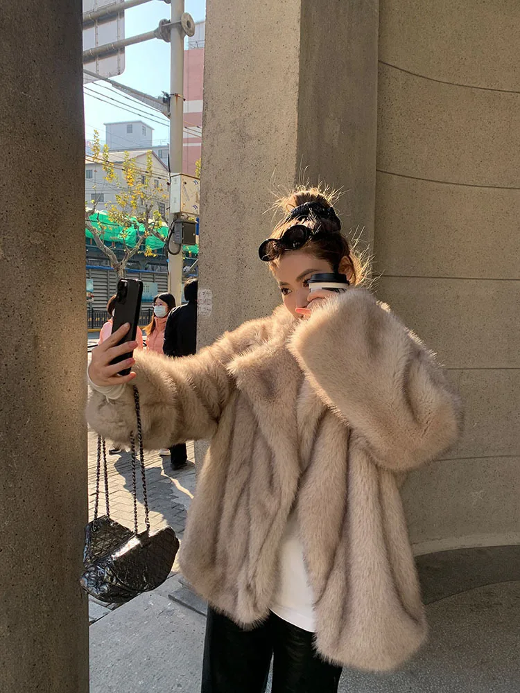 

Fashion Color Mixed Lapel Collar Woman Short Fake Fur Coat Luxurious Plush Full Sleeved Jacket New 2025 Winter High Street Wear