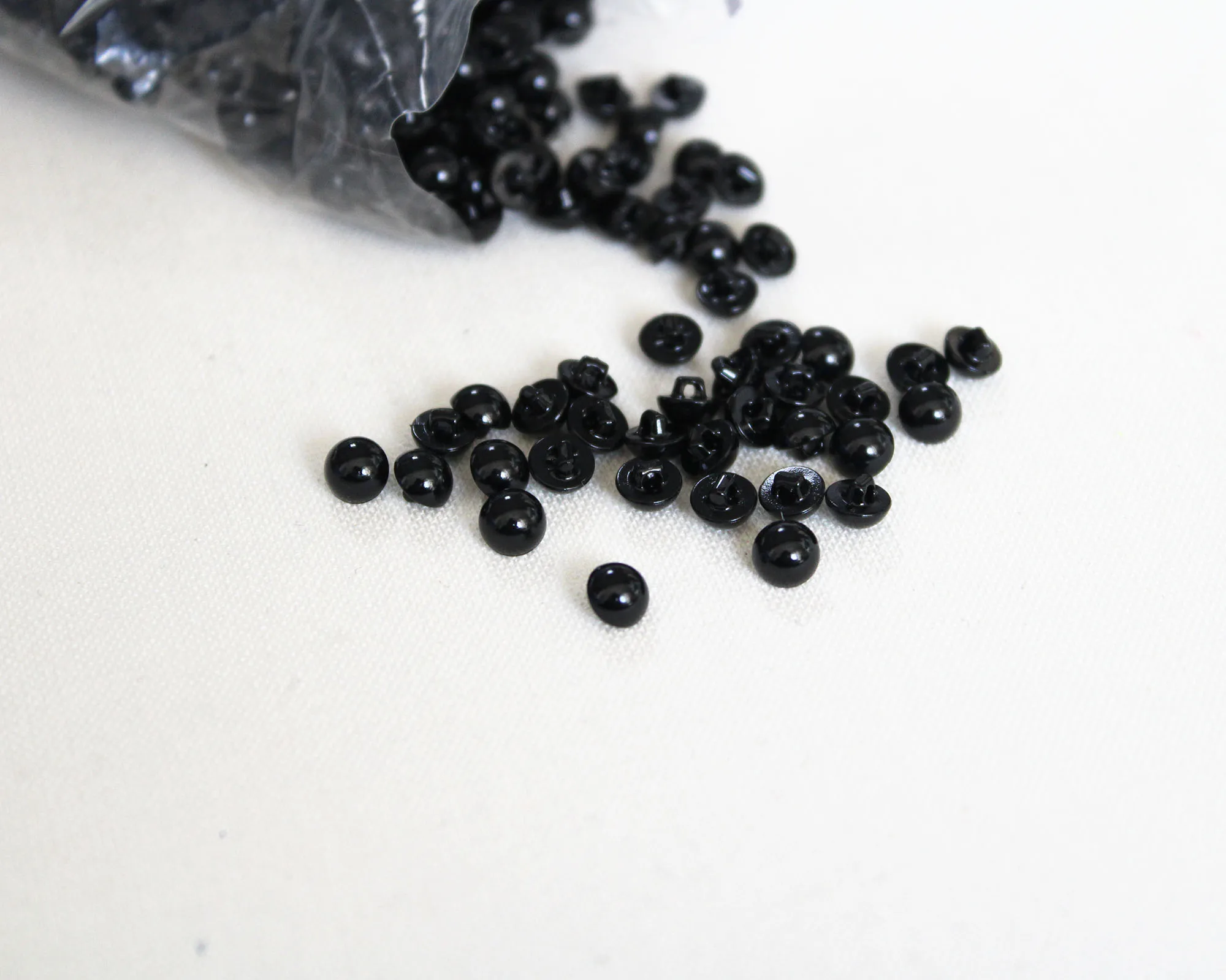 50pcs 4mm 5mm 6mm 8mm  new tiny full black button eyes handscrew button eyes for diy doll size option