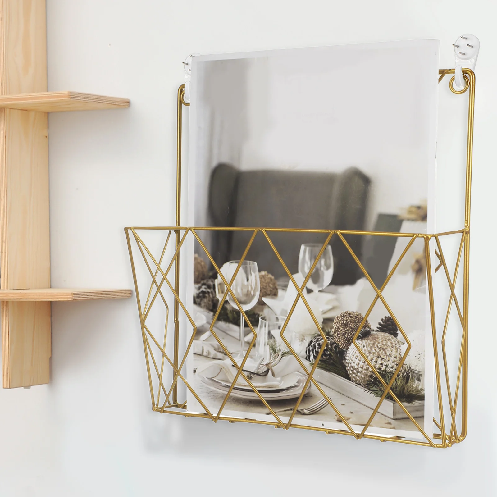 

Wall Mounted Magazine Rack Wire Metal Book Holder Newspaper Brochure File Storage Organizer Versatile Display Shelf for Home