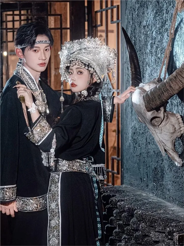 

Ethnic costume black couple photo shoot exotic style travel photography performance