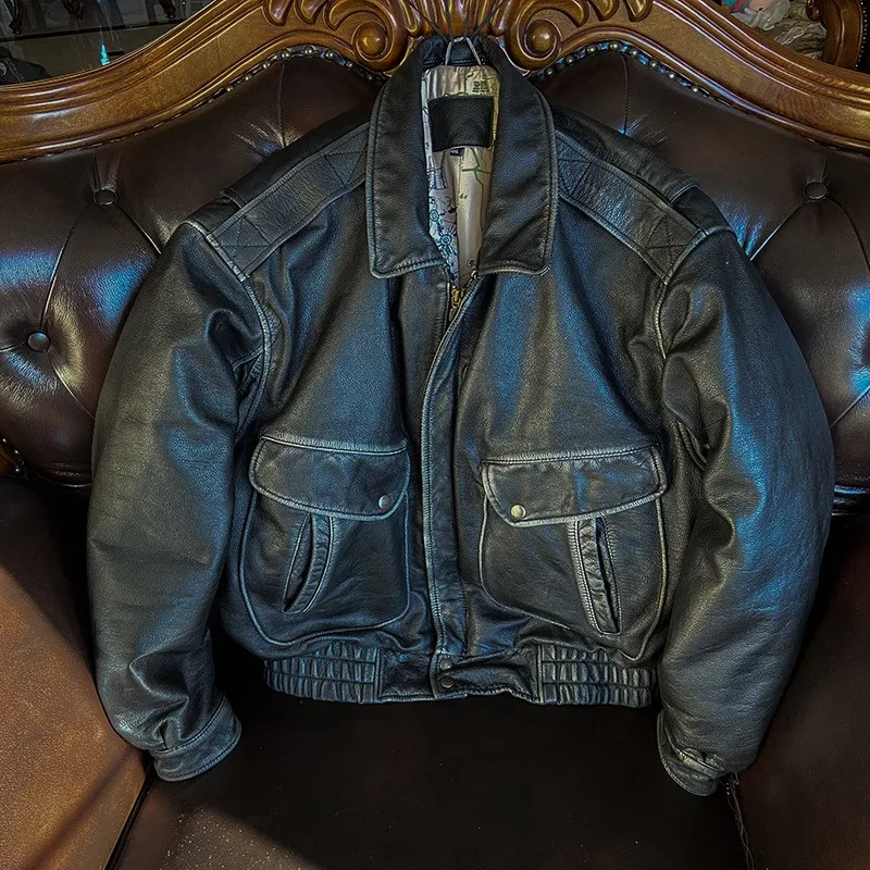 The new leather made of top-grain cowhide is a casual motorcycle with hand-stitched colors