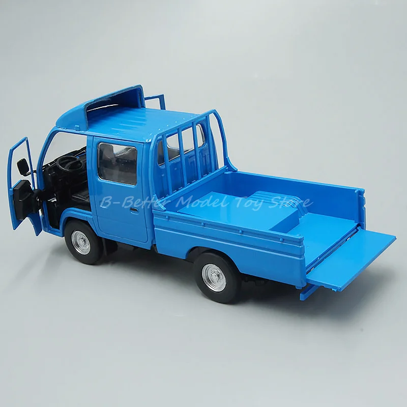 1:32 Diecast Car Model Toy Isazu Light Truck Goods Vehicle Pull Back With Sound & Light