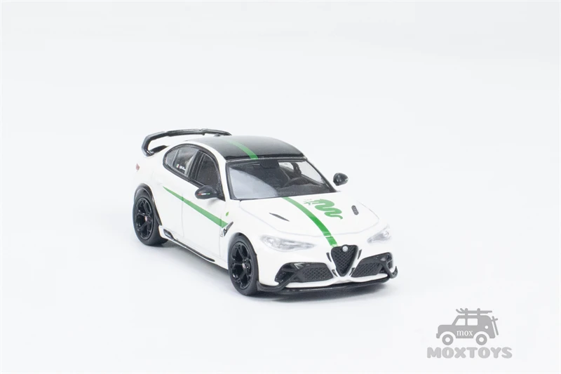 Tarmac Works 1:64 Alfa Romeo Giulia GTAm White / Green Diecast Model Car