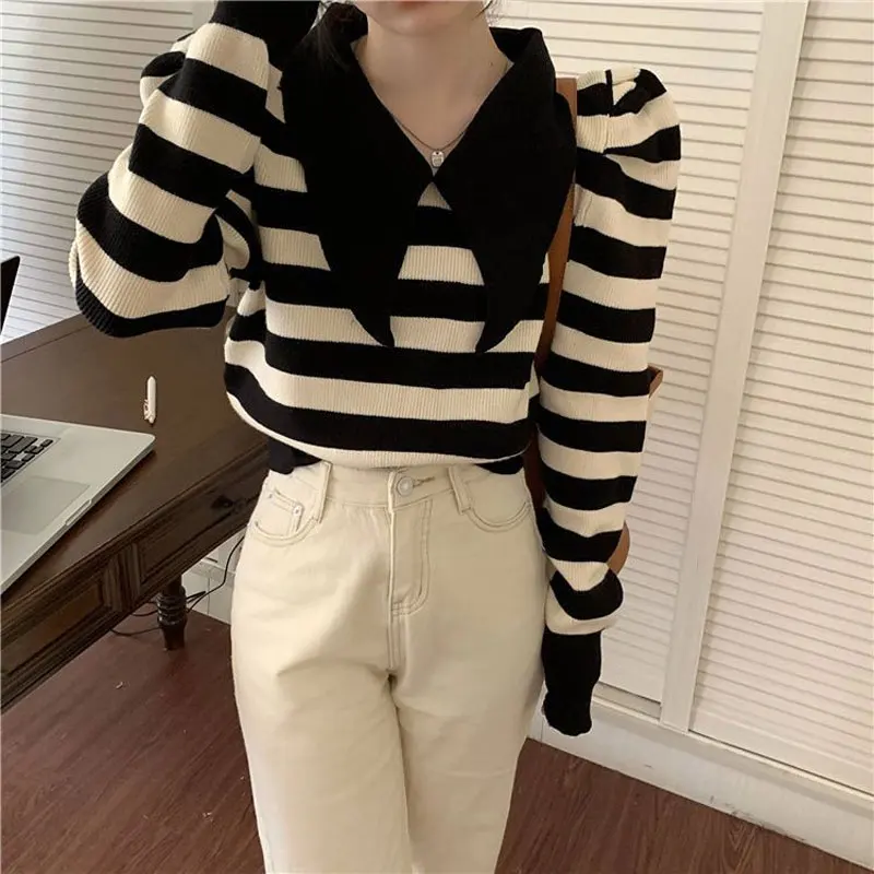 

French Style Striped Sweaters Autumn Winter Turn-down Collar Female Clothing Commute Contrasting Colors Spliced Knitted Jumpers