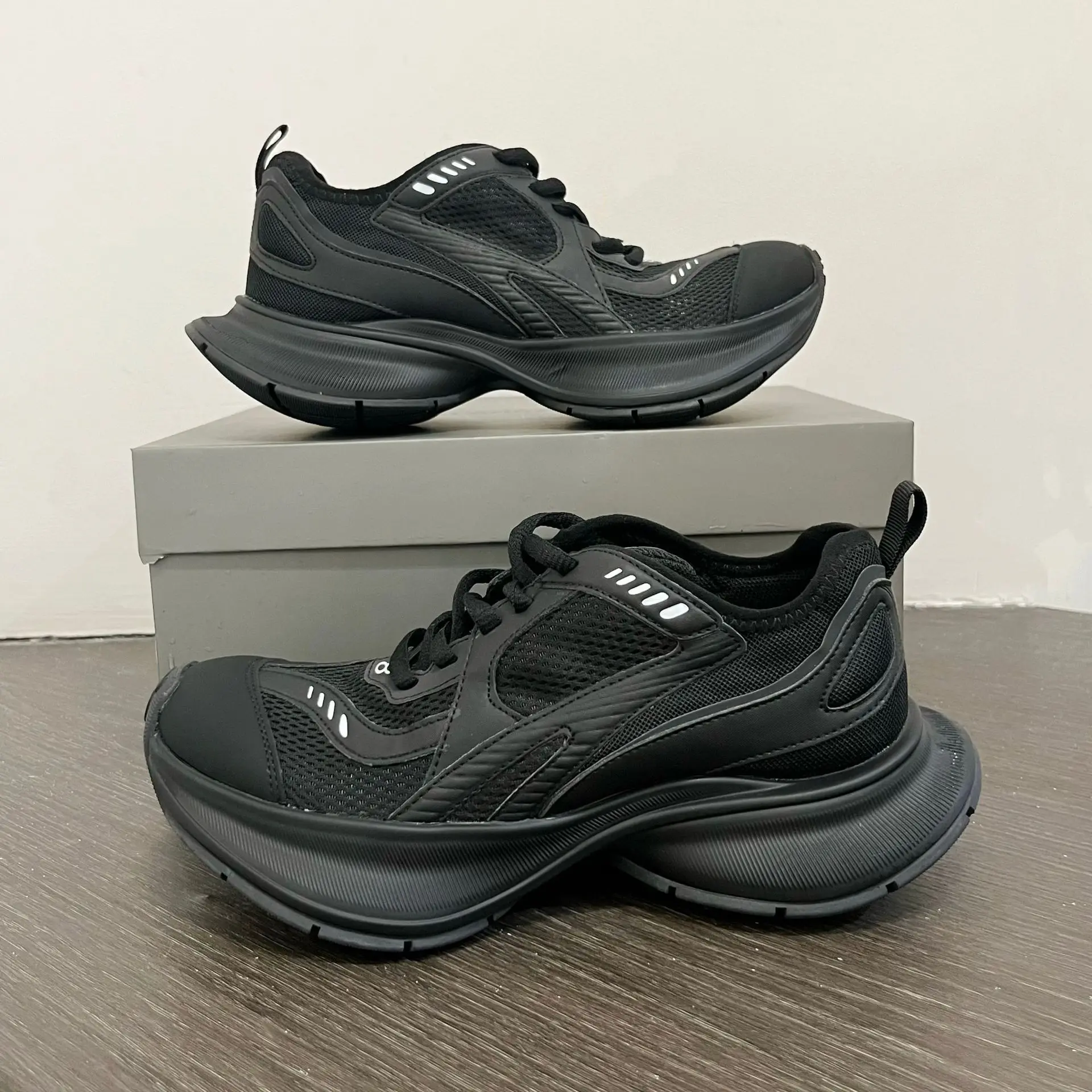 

Новинка 2024, мужская и женская дышащая повседневная обувь на платформе, уличные мужские и женские кроссовки на шнуровке с низким вырезом, женская обувь