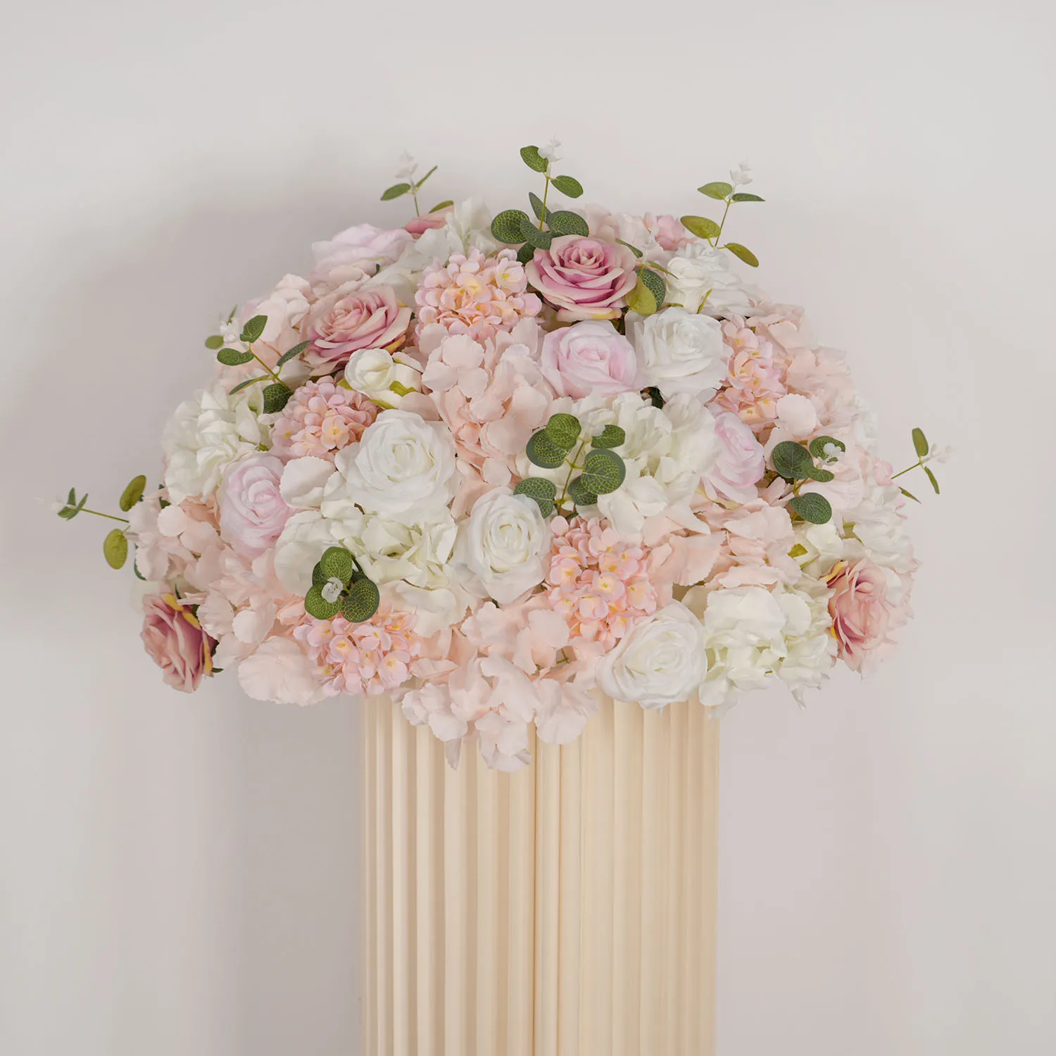 

Artificial Flower Ball Pink Rose with Green Leaves Bouquets for Wedding Decor Tabletop Floral Party Stage Event Decor Props
