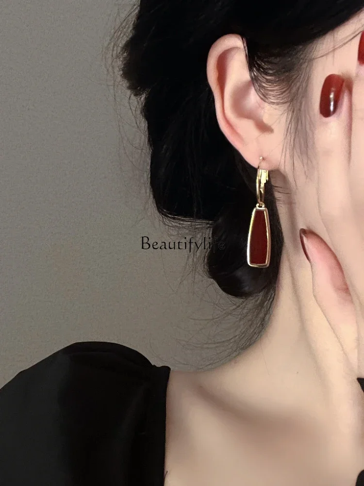 Red Ear Clip without Pierced Ears, Amazing Round Face, Slimming Temperament