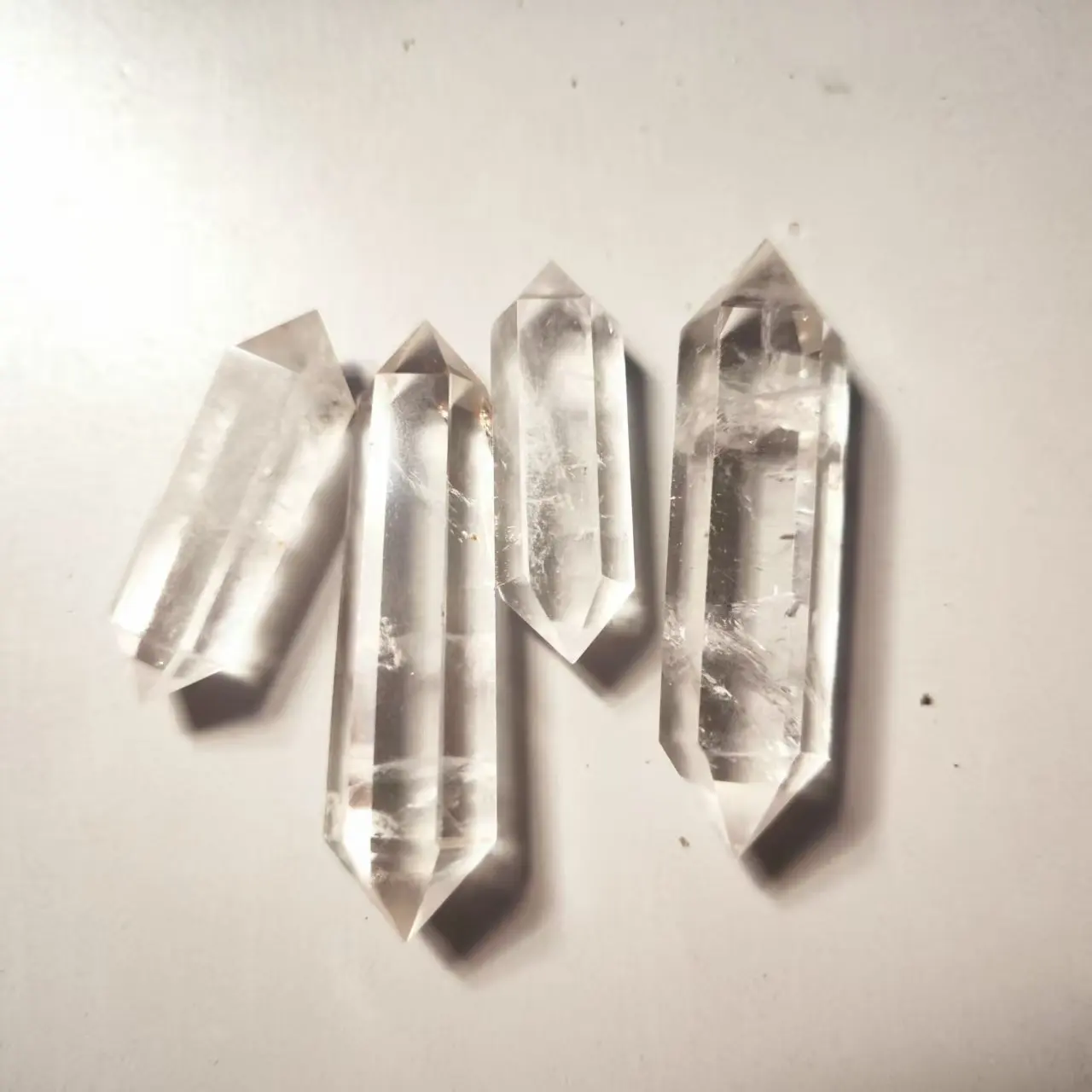 100% Natural Clear White Quartz Crystal Stone Point Healing Obelisk Hexagonal Wand Treatment Stone Home Decoration Stone