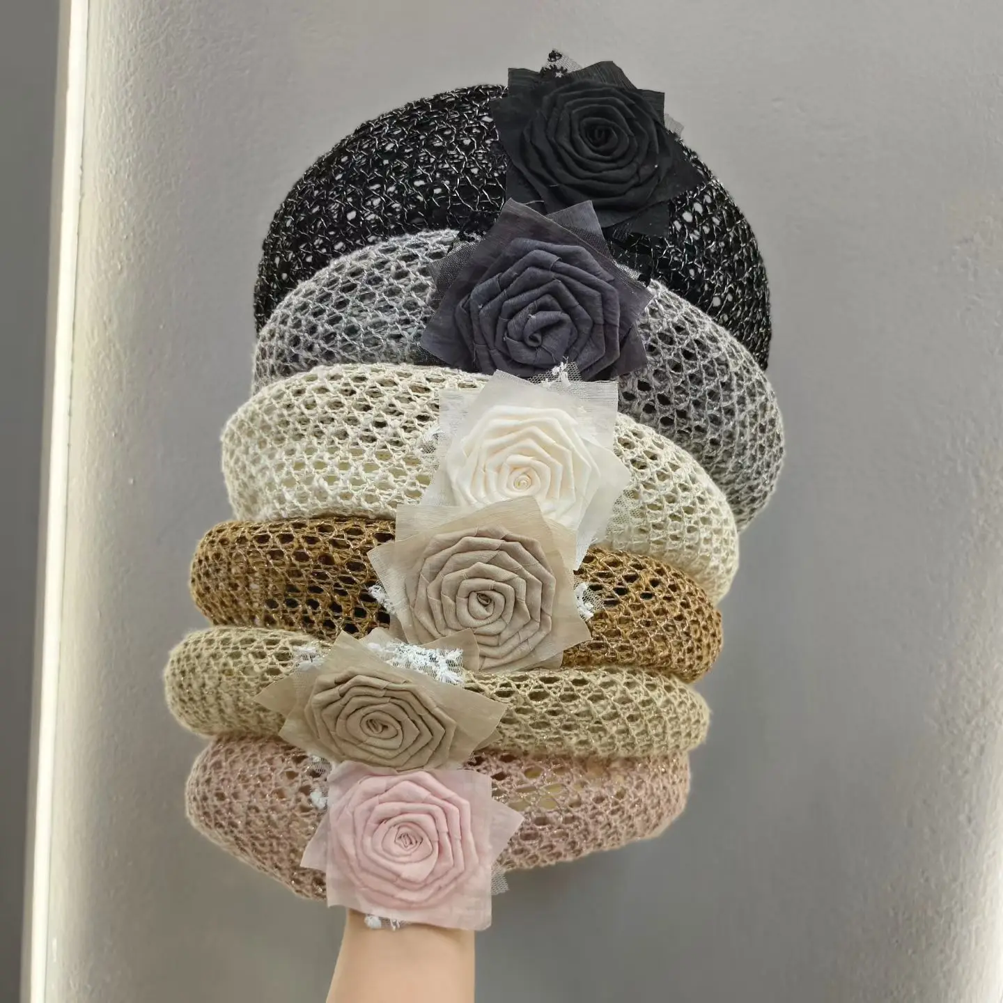 

New Summer Flower Beret Cap For Women Hollow Breathable Fashion British Style Best Matched Female Outdoor Sun Hat Party Gift