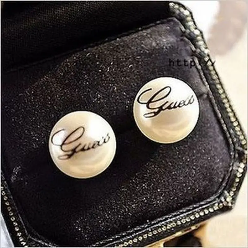 Luxury Korean Fashion Round Pearl Earrings Letter Guess Stud Earrings For Women Silver Needle Party Wedding Ear Studs Jewelry