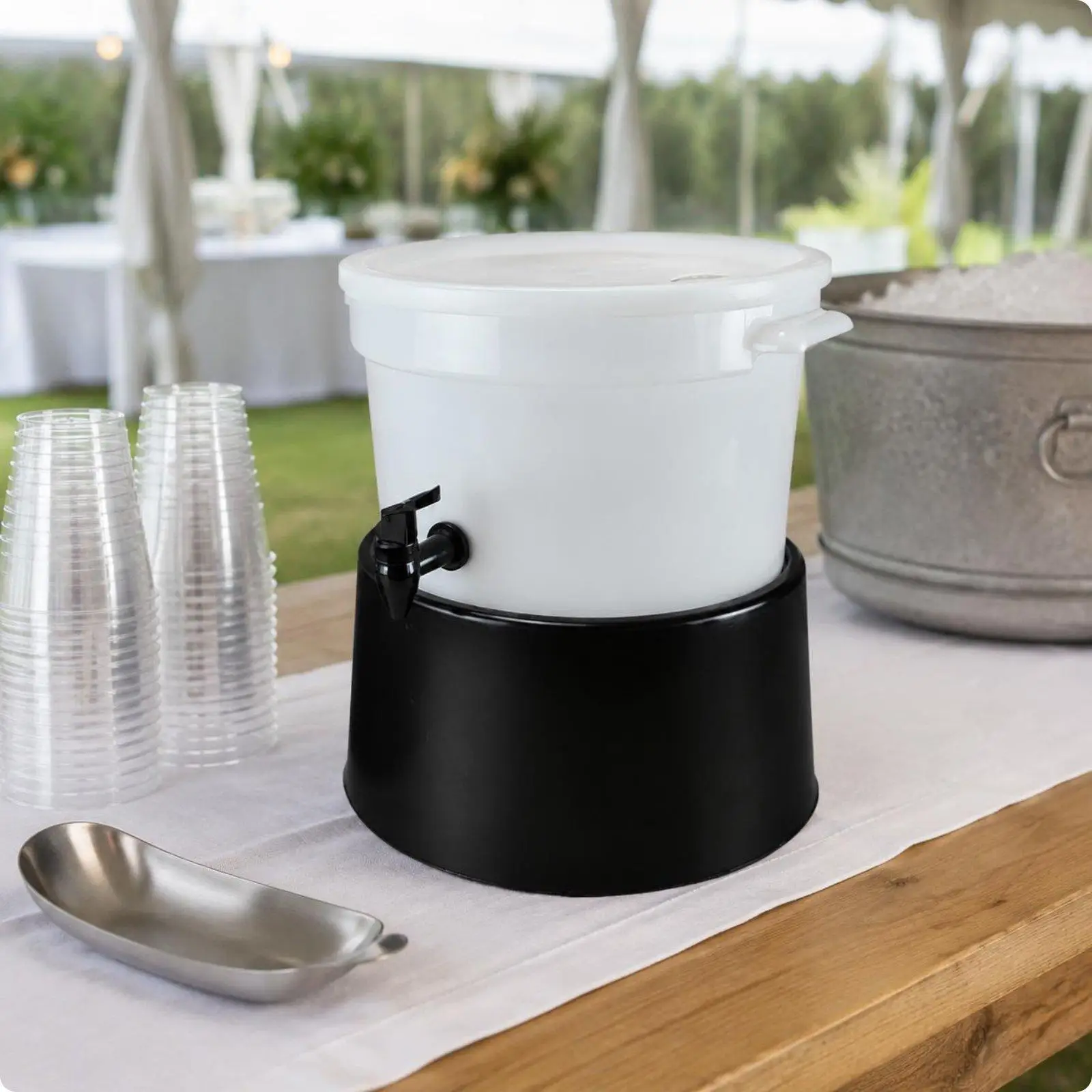 Large Capacity Juice Dispensing Bucket with Spigot Portable Polypropylene Beverage Dispenser for Party Self-service