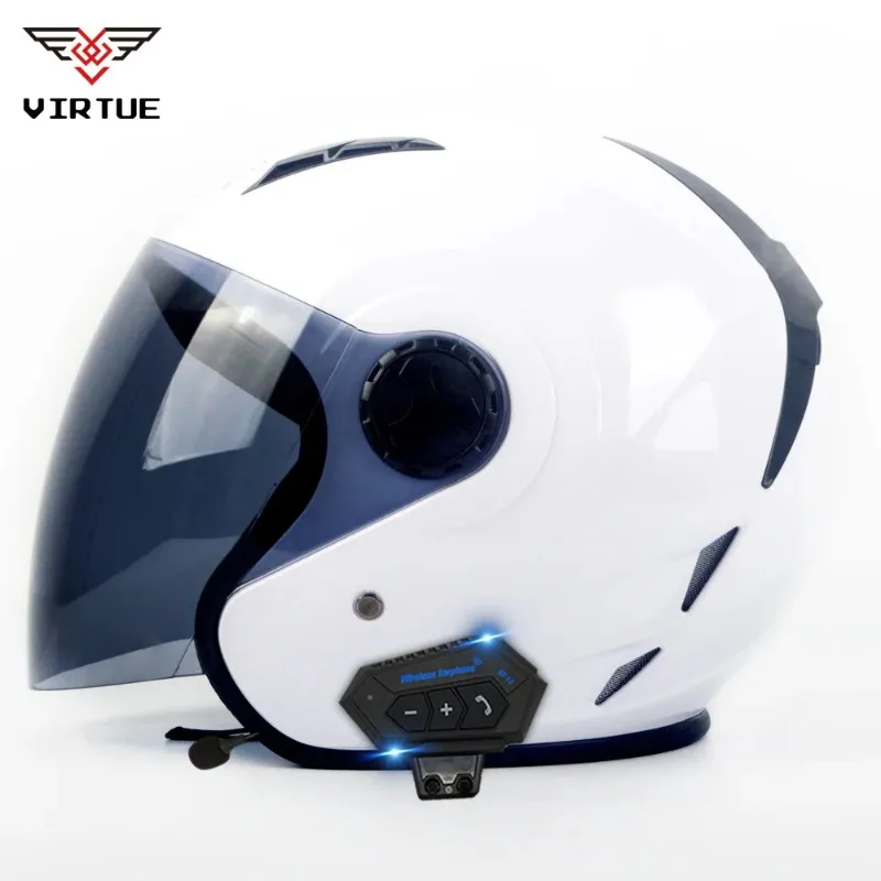 

Bluetooth motorcycle helmets are equipped with earphones, wireless speakers, sun visors of different colors, summer helmets