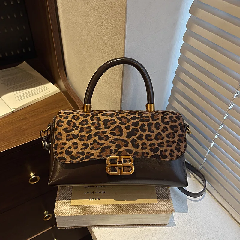 

2025 Новая портативная пригородная сумка - женская матовая сумка-мессенджер премиум-класса в стиле ретро под мышками через плечо | Ежедневный шик