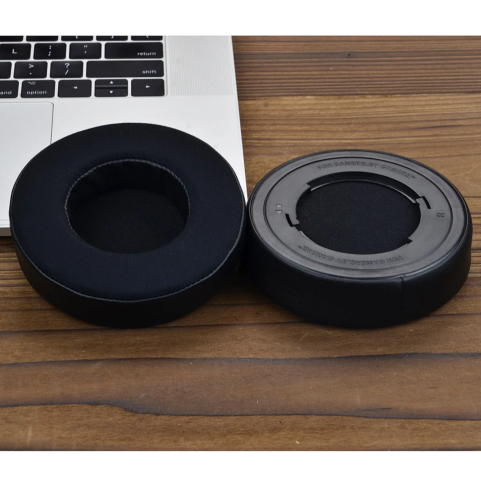 

Replacement Ice Gel ear pads For Razer Kraken V2 Headset Repair and replace parts with a comfortable wearing experience