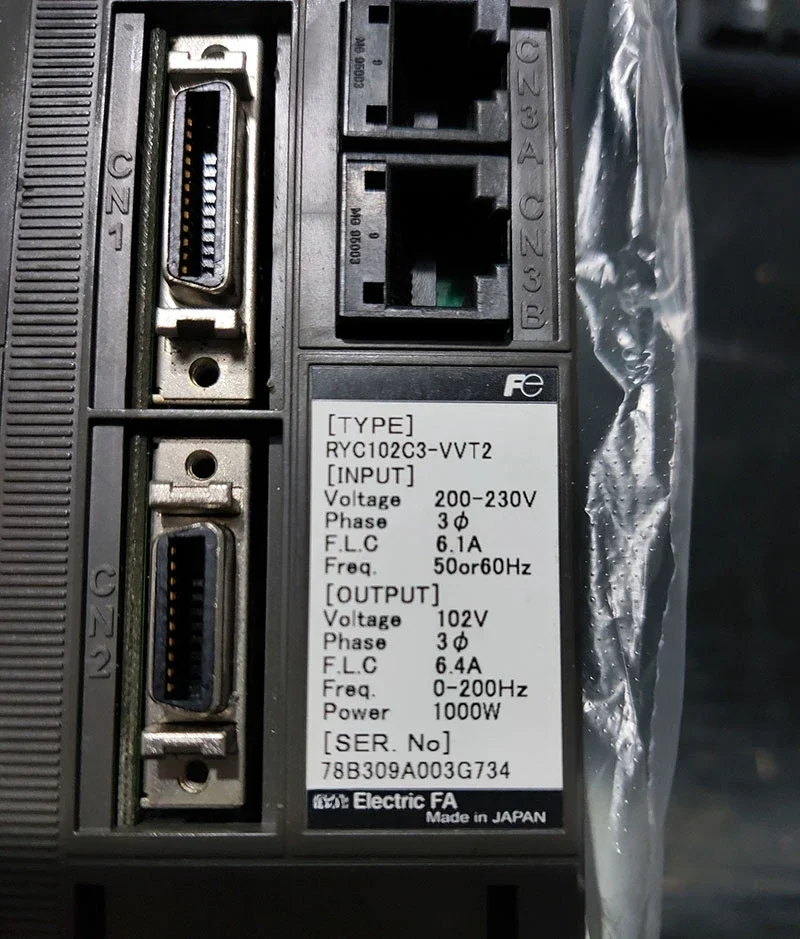 RYC102C3-VVT2 تسليم سريع وحدة تحكم المحرك الأصلية 220 فولت 100 واط محرك كهربائي يعمل بالتيار المتردد سائق متدرج