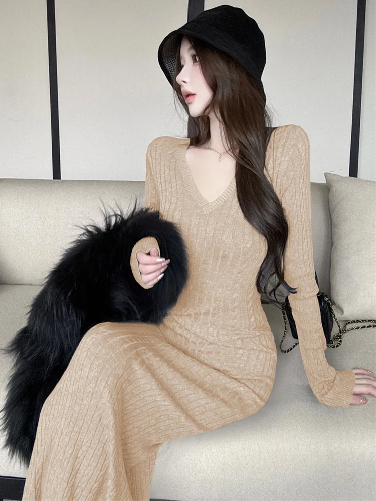 Abito da donna a sirena aderente in maglia a maniche lunghe a righe verticali grigie con scollo a V e strato interno in vita Cappotto invernale nero con gonna