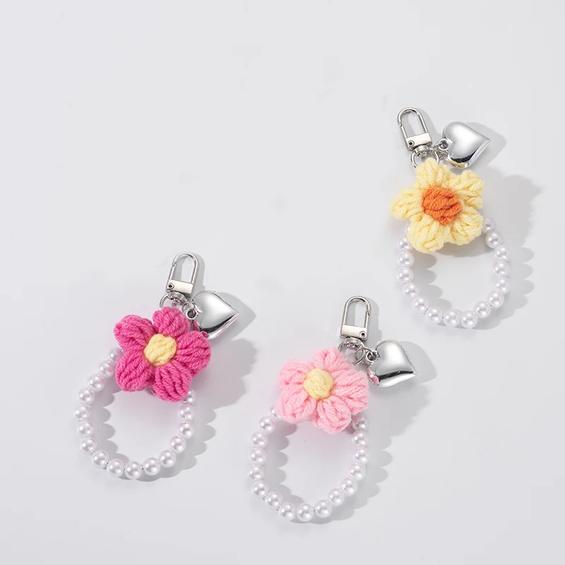 Crochet Keychain Woven Flower Knitted Keyring Lovely Bag Pendant Kintted with Pearl Keychain