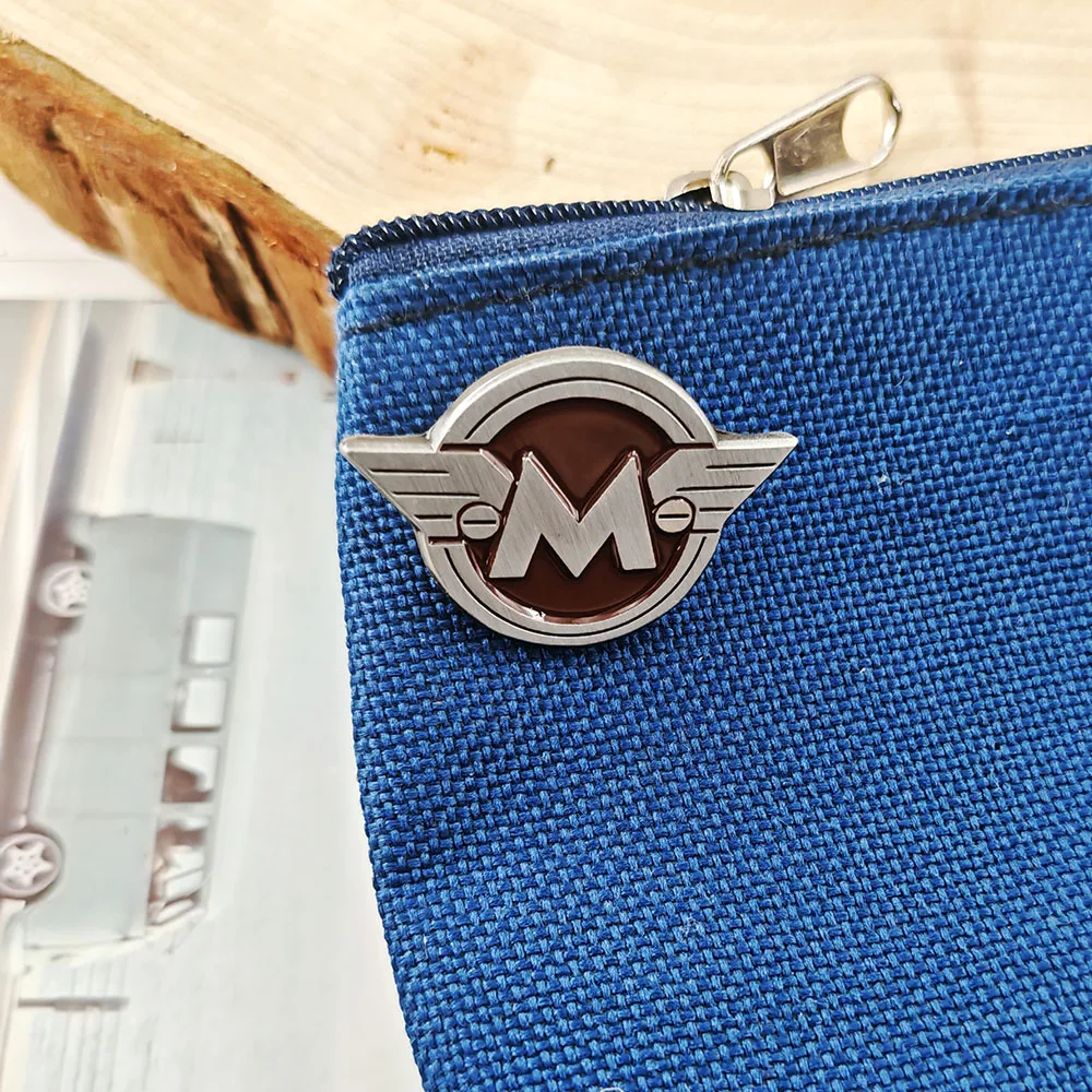 M Wing Abzeichen, klassisches Motorrad-Logo, Brosche, personalisiertes Motorrad-Enthusiasten-Accessoire, Retro-Metall-Anstecker, modische Kragen-Dekoration, Geschenk. – Detail 7