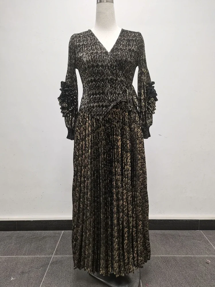 فستان مطوي ثلاثي الأبعاد على شكل زهور على شكل V وكشكشة أنيقة فساتين فضفاضة أنيقة للسيدات موضة جديدة 2025 ملابس فاخرة