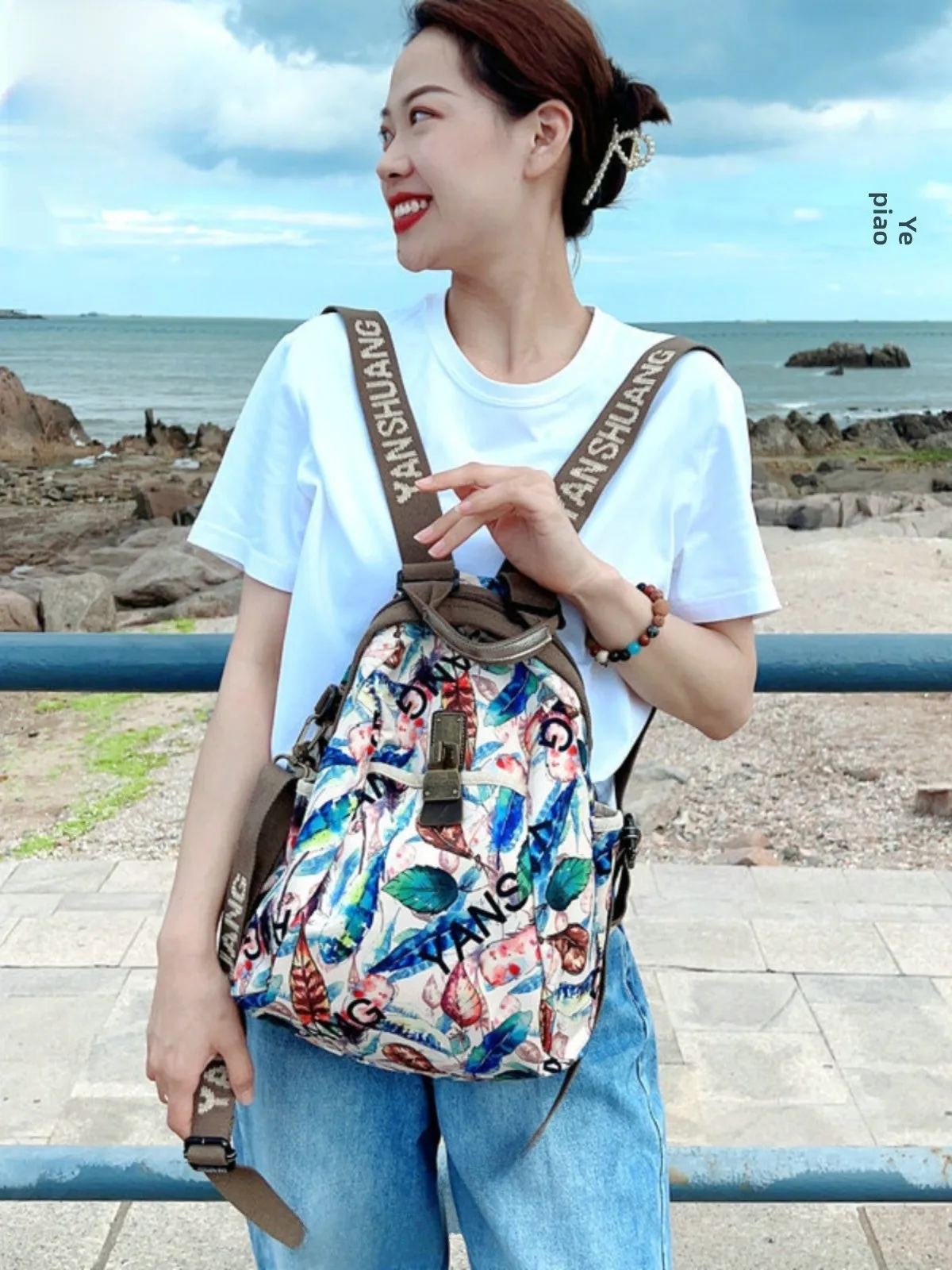 casual-commuter-yang-uang-women's-bapa-soft-fabric-medium-size-trendy-travel-leisure-daily-bag-with-zipper-closure