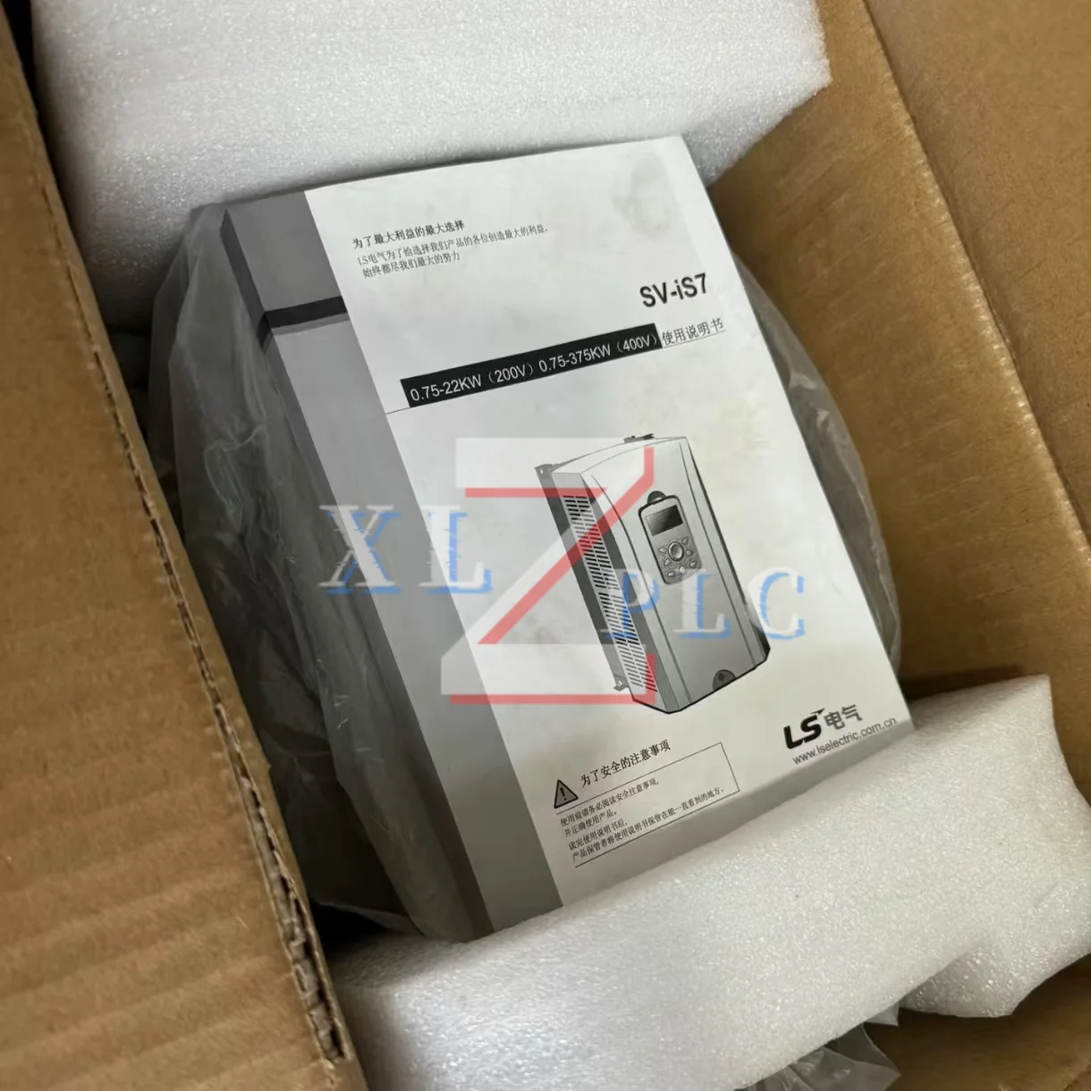 محول التردد الأصلي الجديد SV0022IS7-4NO