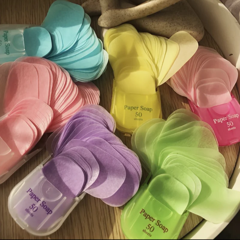Paquete de 50 Hojas de Jabón Desechables Portátiles, Jabón en Papel Individualmente Envuelto para Viajes, Campamentos y Actividades al Aire Libre
