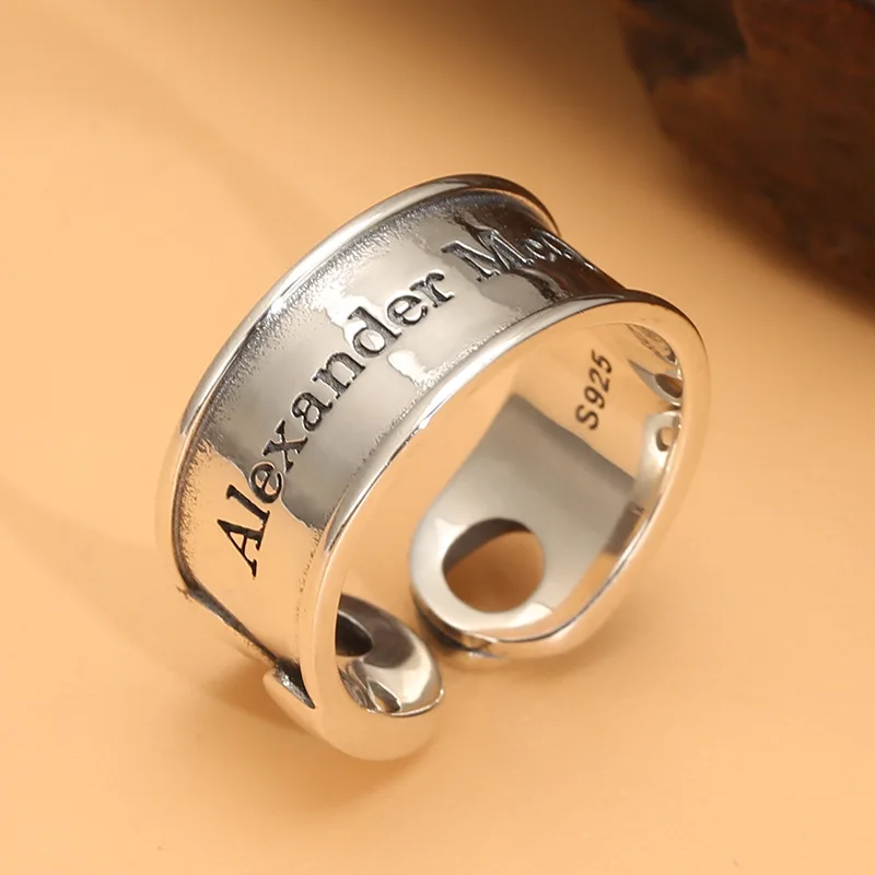 

South Korea Dongdaemun S925 sterling silver ring female simple cold style vintage distressed English glossy letter ring