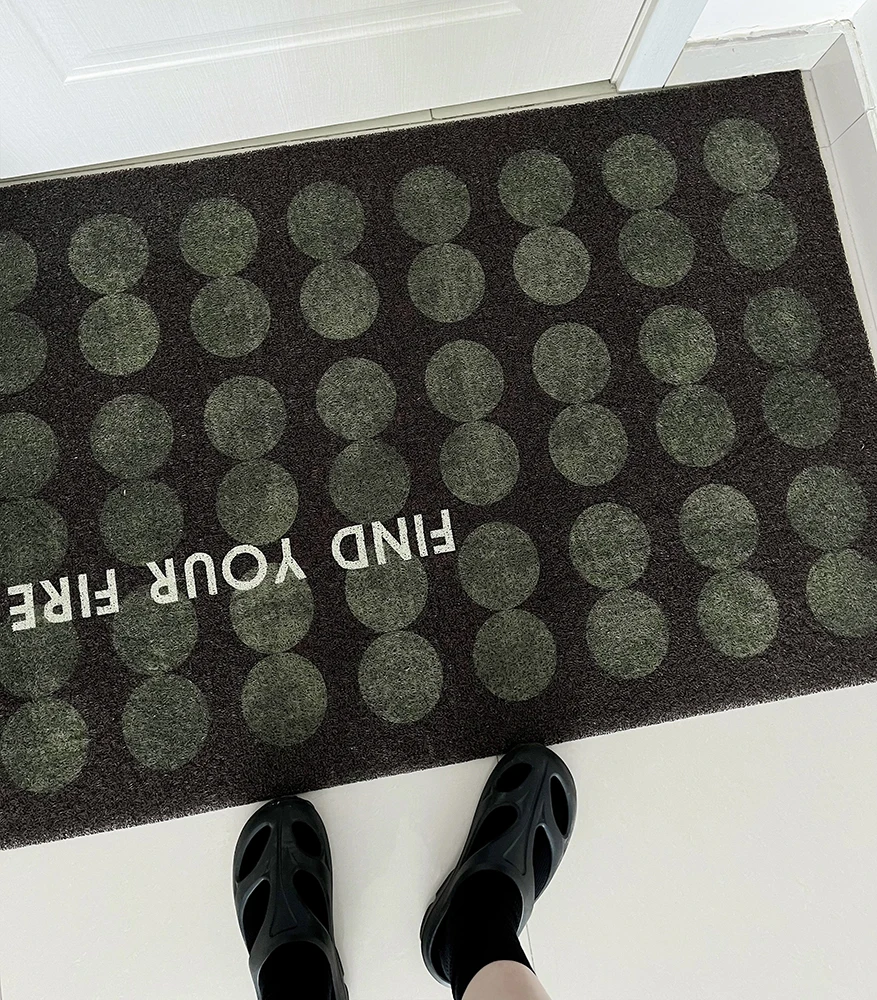 

Черно-зеленый грязезащитный коврик для прихожей с точками, нескользящий, моющийся, легко чистящийся, для входной зоны